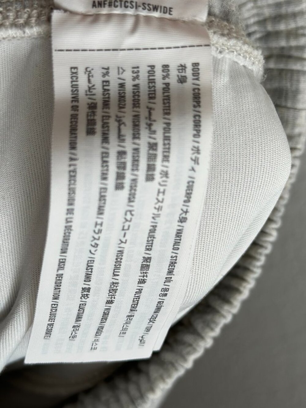 Abercrombie YPB NeoKnit Gray Joggers Small Athleisure Sweatpants Cozy Lounge - Picture 8 of 8